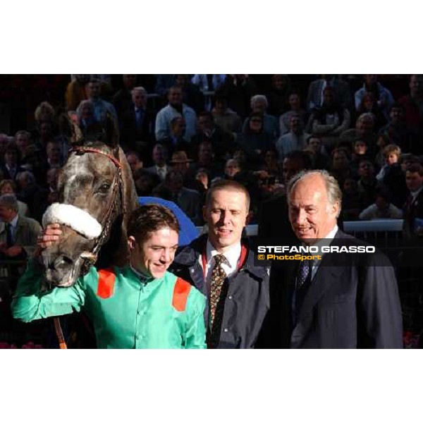 \'S.A. The Aga Khan with Christophe Soumillon and Dalakhani in the winner enclosure after the triumph of Arc de Trionphe PAris Longchamp oct. 5 2003-ph.Stefano Grasso\' 