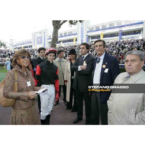 the connection of Sabana Perdida in the parade ring of Prix MArcel Boussac-Crtiterium PAris, Longchamp, 2nd october 2005 ph. Stefano Grasso