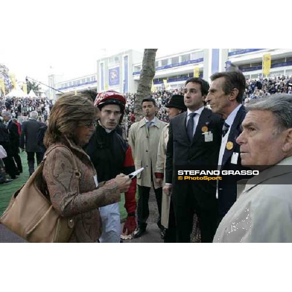 the connection of Sabana Perdida in the parade ring of Prix MArcel Boussac-Crtiterium PAris, Longchamp, 2nd october 2005 ph. Stefano Grasso