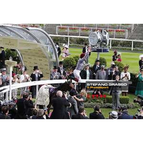 Frankie Dettori and Osaila win the Sandrigham Handicap Stakes Ascot - Royal Ascot Second day,17th june 2015 ph.Stefano Grasso