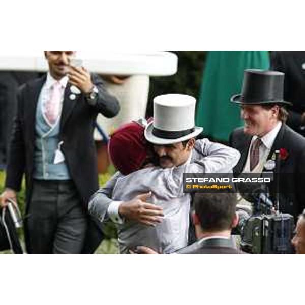Frankie Dettori embraces Sheikh Joaan bin Hamad bin Khalifa Al-Thani Ascot - Royal Ascot Second day,17th june 2015 ph.Stefano Grasso