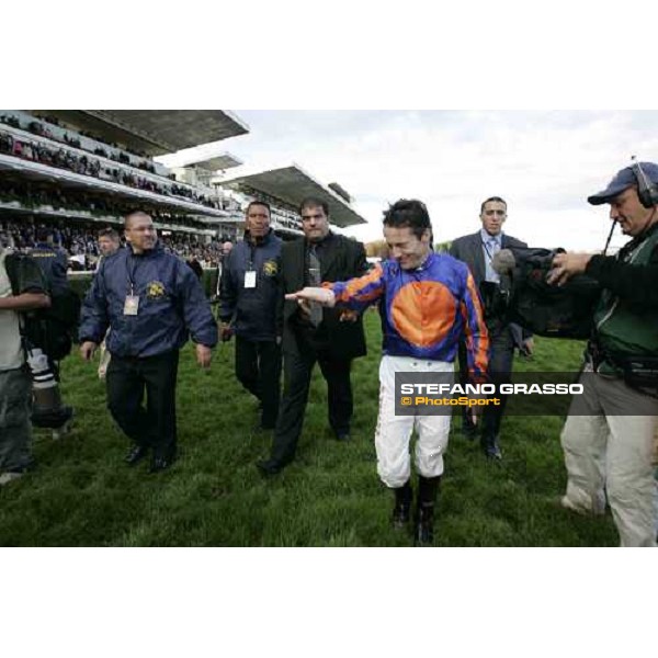 Kieren Francis Fallon winner of Prix de L\'Arc the Triomphe Lucien Barriere Paris Longchamp, 2nd october 2005 ph. Stefano Grasso