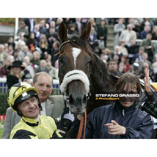 Kevin Darley and Kinnaird, winners of Prix de l\' Operˆ PAris, Longchamp, 2nd october 2005 ph. Stefano Grasso