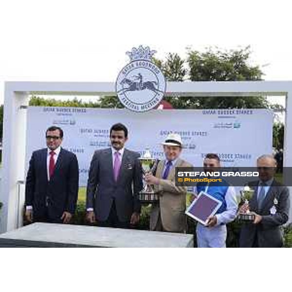 Sheikh Joaan bin Hamad bin Khalifa Al Thani presents the trophy of the Sussex Stakes Goodwood and 29th july 2015 ph.Stefano Grasso/QEF