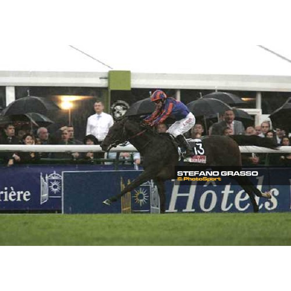 Kieren Francis Fallon on Hurricane Run flying towards the winning post of Prix de L\'Arc the Triomphe Lucien Barriere Paris Longchamp, 2nd october 2005 ph. Stefano Grasso