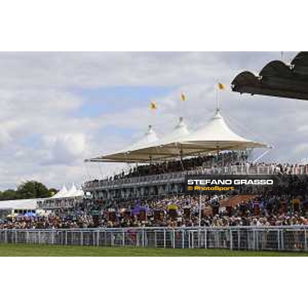 Goodwood - QATAR Goodwood Festival Grandstand and racegoers Goodwood,30th july 2015 ph.Stefano Grasso/QEF
