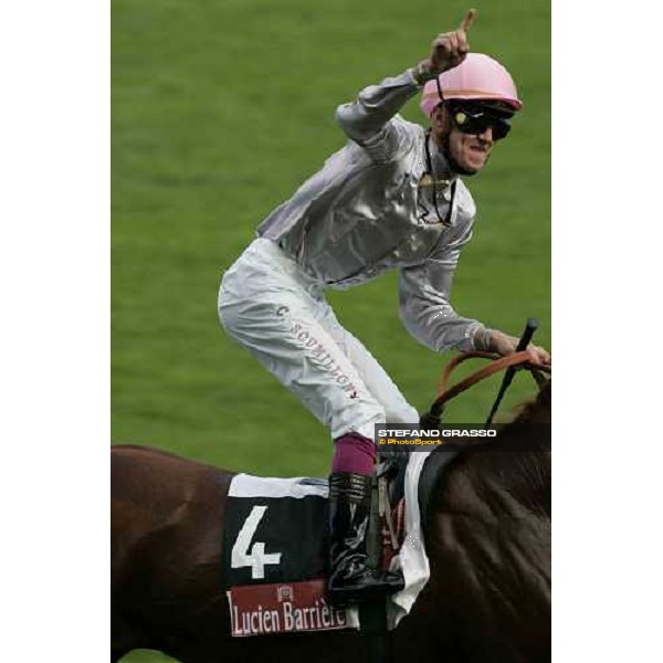 Christophe Soumillon on Oiseau Rare Paris Longchamp, 1st october 2005 ph. Stefano Grasso