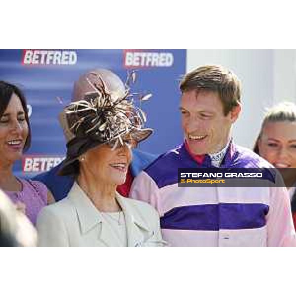 Goodwood - QATAR Goodwood Festival Richard Hughes with his mother - the Betfre Supports Jack Berry House Nursery Stakes Goodwood,31st july 2015 ph.Stefano Grasso/QEF