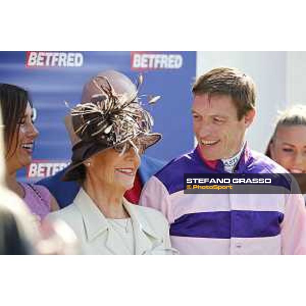 Goodwood - QATAR Goodwood Festival Richard Hughes with his mother - the Betfre Supports Jack Berry House Nursery Stakes Goodwood,31st july 2015 ph.Stefano Grasso/QEF