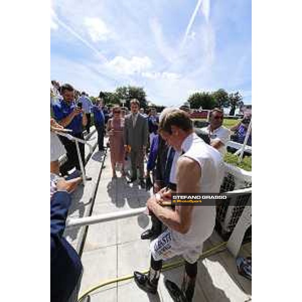 QATAR Goodwood Festival Richard Hughes signs autographs Goodwood, Fifht day, 1st august 2015 ph.Stefano Grasso/QEF