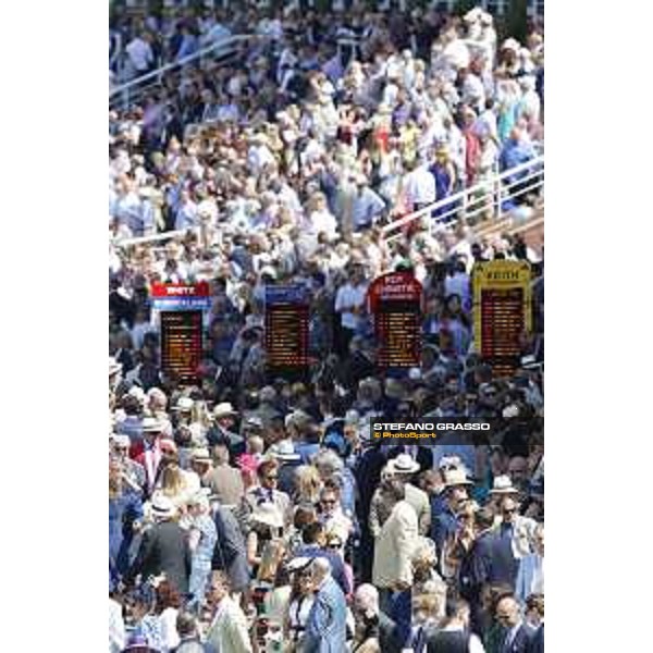 QATAR Goodwood Festival Racegoers at the QATAR Goodwood Festival Goodwood, Fifht day, 1st august 2015 ph.Stefano Grasso/QEF