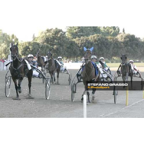 Peppino Maisto with Fairbank Gi, wins the 78¡ Derby Italiano del trotto beating Santo Mollo with Fleche Roma Tordivalle 9th october 2005 ph. Stefano Grasso