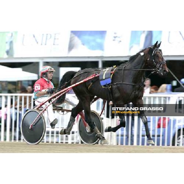 Pippo Gubellini on Fuente Park winners of consolazione 78¡ Derby Italiano del Trotto Roma Tordivalle 9th october 2005 ph. Stefano Grasso