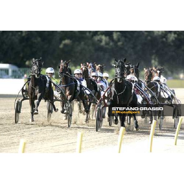 first turn of Premio Gaetano Turilli - Lufti Kolgjini with Egon Lavec leads the group with Civil Action at left Roma Tordivalle 9th october 2005 ph. Stefano Grasso