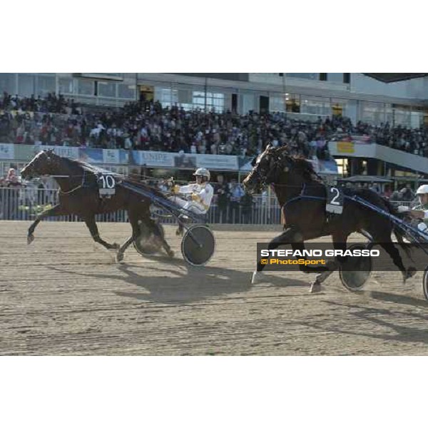 Roberto Andreghetti with Pegasus Boko wins Gran Premio Gaetano Turilli beating Enrico Bellei with El Nino Roma Tordivalle 9th october 2005 ph. Stefano Grasso