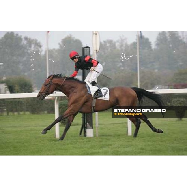 Gabriele Bietolini on Oh Dylan Boy wins the Premio Carlo Porta Milan, 15th october 2005 ph. Stefano Grasso