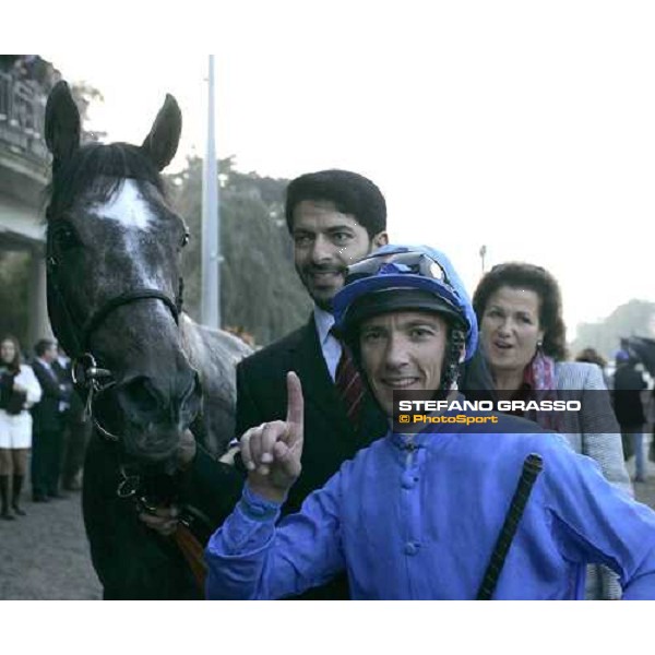 Frankie Dettori with Cherry Mix and Saeed Bin Suroor in the winner circle of Gran Premio del Jockey Club Milan, 16th october 2005 ph. Stefano Grasso
