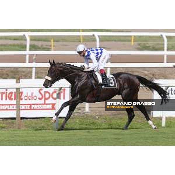 Umberto Rispoli and Kaspersky win the Premio Orsa Maggiore Rome,Capannelle racecourse,08/09/2015 ph.Stefano Grasso