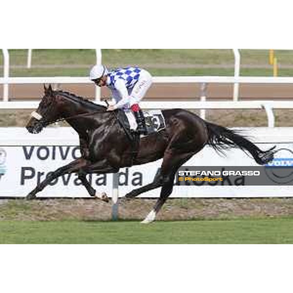 Umberto Rispoli and Kaspersky win the Premio Orsa Maggiore Rome,Capannelle racecourse,08/09/2015 ph.Stefano Grasso