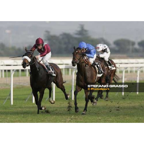 Ted Durcan on Dubai Surprise wins Premio Lydia Tesio beating Rave Reviews Rome, 23rd october 2005 ph. Stefano Grasso