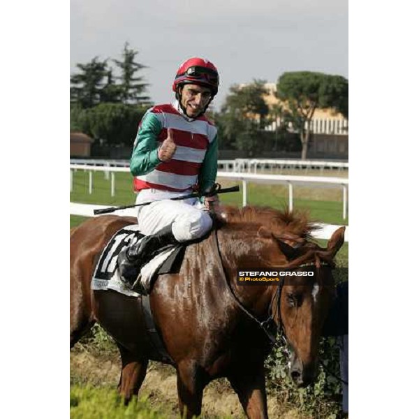 Endo Botti comes back in triumph on Sunday\'s Brunch after winning Premio Guido Berardelli beating Dario Vargiu on Adorabile Fong Rome, 23rd october 2005 ph. Stefano Grasso