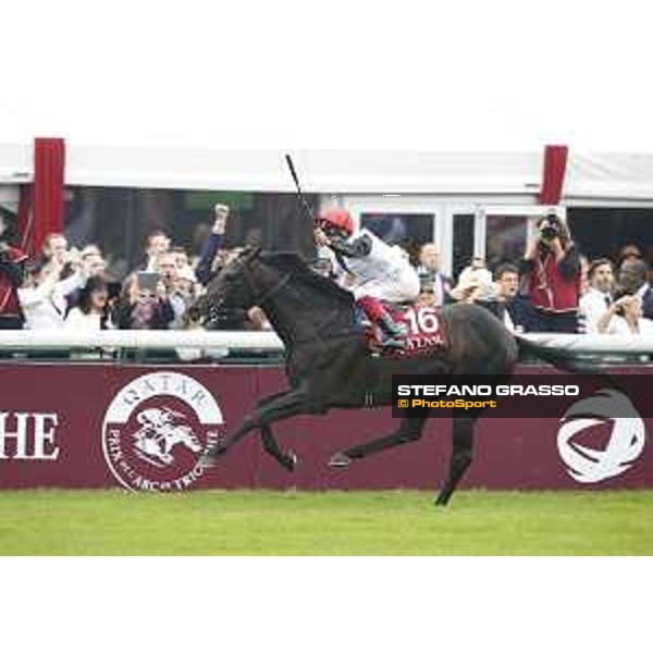 Frankie Dettori on Golden Horn wins the 94° Qatar Prix de l\'Arc de Triomphe Paris,4th october 2015 ph.Stefano Grasso