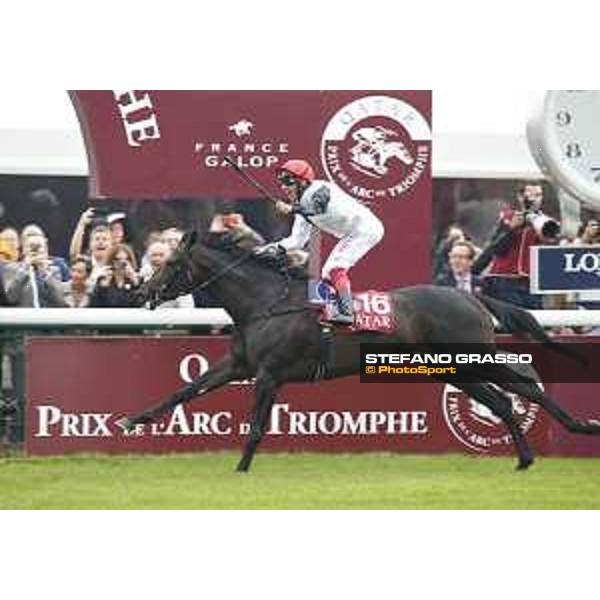 Frankie Dettori on Golden Horn wins the 94° Qatar Prix de l\'Arc de Triomphe Paris,4th october 2015 ph.Stefano Grasso