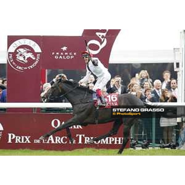 Frankie Dettori on Golden Horn wins the 94° Qatar Prix de l\'Arc de Triomphe Paris,4th october 2015 ph.Stefano Grasso