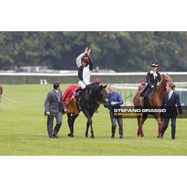 Frankie Dettori and Golden Horn winners of the 94° Qatar Prix de l\'Arc de Triomphe Paris,4th october 2015 ph.Stefano Grasso