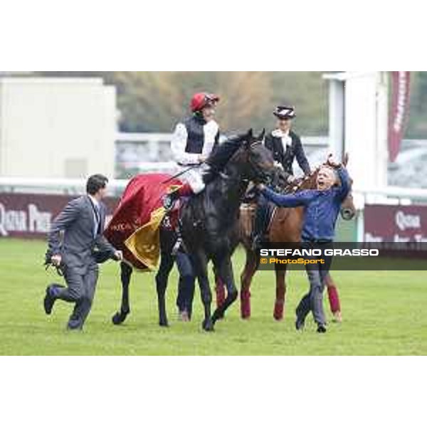 Frankie Dettori and Golden Horn winners of the 94° Qatar Prix de l\'Arc de Triomphe Paris,4th october 2015 ph.Stefano Grasso