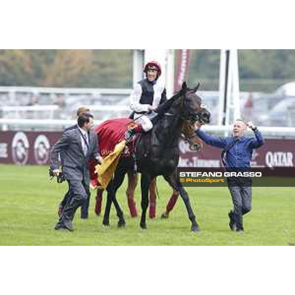 Frankie Dettori and Golden Horn winners of the 94° Qatar Prix de l\'Arc de Triomphe Paris,4th october 2015 ph.Stefano Grasso