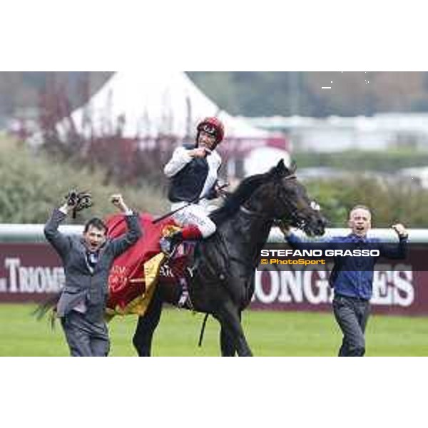 Frankie Dettori and Golden Horn winners of the 94° Qatar Prix de l\'Arc de Triomphe Paris,4th october 2015 ph.Stefano Grasso