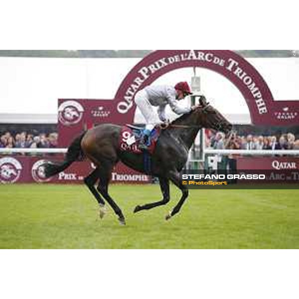 Frankie Dettori and Golden Horn winners of the 94° Qatar Prix de l\'Arc de Triomphe Paris,4th october 2015 ph.Stefano Grasso