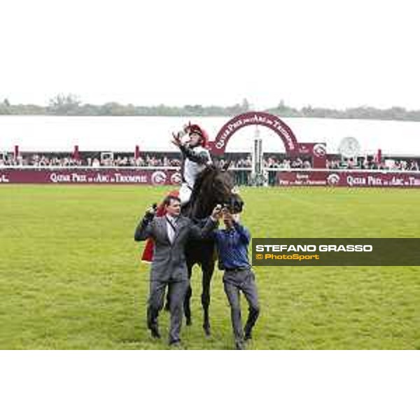 Frankie Dettori and Golden Horn winners of the 94° Qatar Prix de l\'Arc de Triomphe Paris,4th october 2015 ph.Stefano Grasso