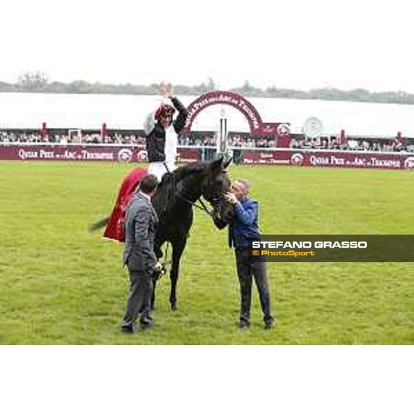 Frankie Dettori and Golden Horn winners of the 94° Qatar Prix de l\'Arc de Triomphe Paris,4th october 2015 ph.Stefano Grasso