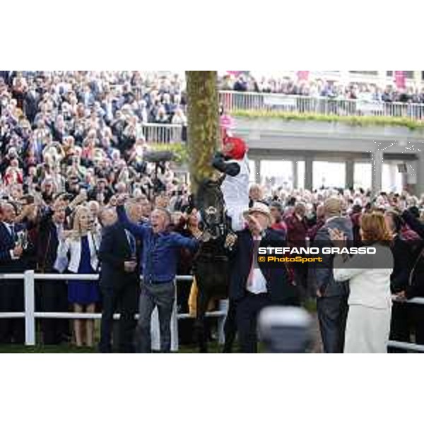 Frankie Dettori and Golden Horn winners of the 94° Qatar Prix de l\'Arc de Triomphe Paris,4th october 2015 ph.Stefano Grasso