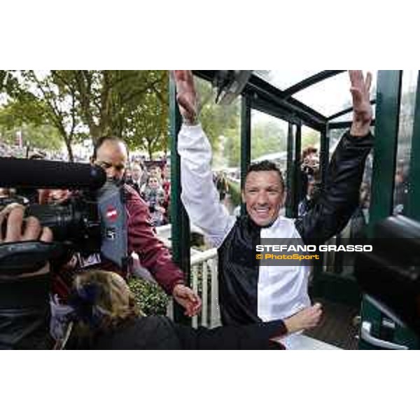 Frankie Dettori and Golden Horn winners of the 94° Qatar Prix de l\'Arc de Triomphe Paris,4th october 2015 ph.Stefano Grasso