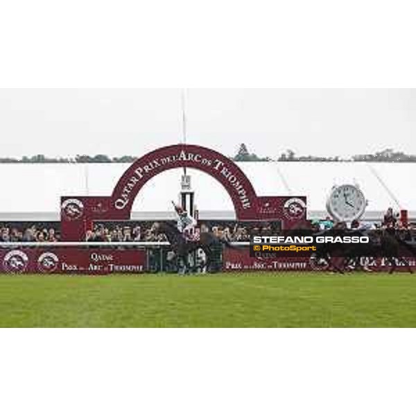 PARIS - Frankie Dettori on Golden Horn wins the 94° Qatar Prix de l\'Arc de Triomphe Paris,4th october 2015 ph.Stefano Grasso