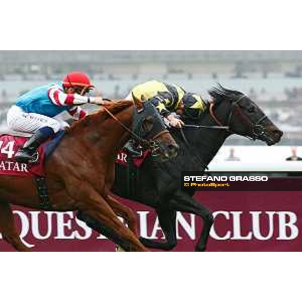 04.10.2015, Paris, FRA, FRANKREICH - Goldream with Martin Harley up wins the Prix de l\'Abbaye.