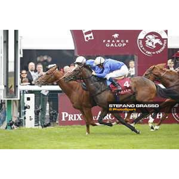 Mickael Barzalona on Ultra wins the QATAR Prix Jean-Luc Lagardere Paris,4th october 2015 ph.Stefano Grasso