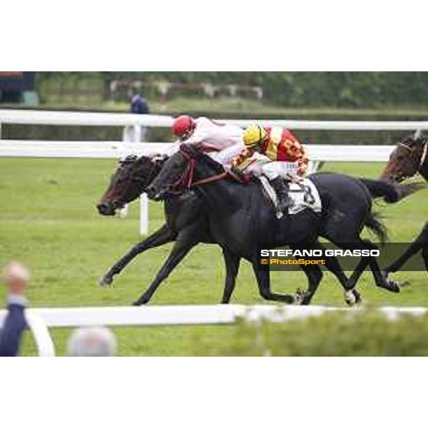 Aragoni and Slowpoke win the Premio Carlo Porta Milano, San Siro racecourse 18 oct.2015 ph.Stefano Grasso