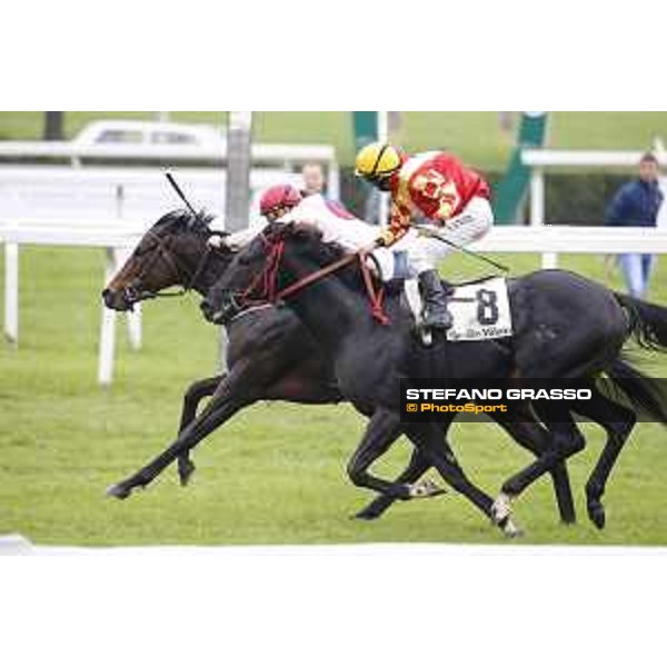 Aragoni and Slowpoke win the Premio Carlo Porta Milano, San Siro racecourse 18 oct.2015 ph.Stefano Grasso