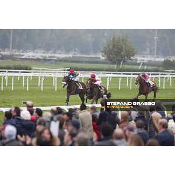 Andrasch Starke and Lovelyin win the Gran Premio del Jockey Club Milano, San Siro racecourse 18 oct.2015 ph.Stefano Grasso