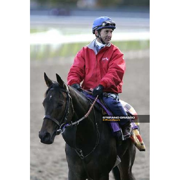 Jerry Bailey comes back on Oujia Board after morning training at Belmont Park New York, 28th october 2005 ph. Stefano Grasso