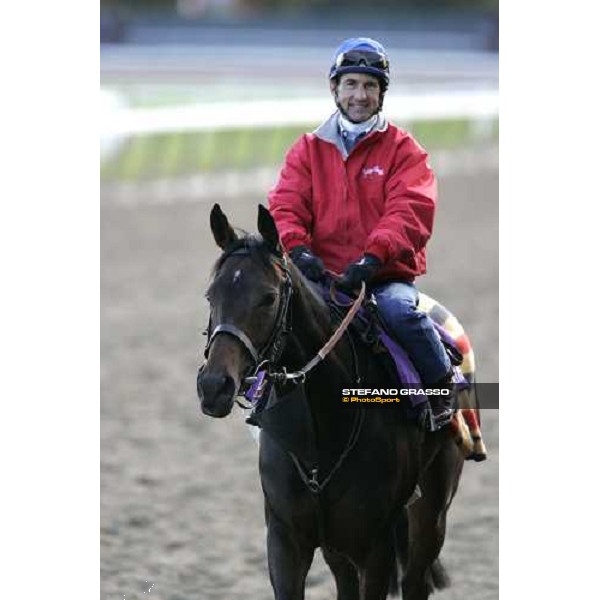 Jerry Bailey comes back on Oujia Board after morning training at Belmont Park New York, 28th october 2005 ph. Stefano Grasso