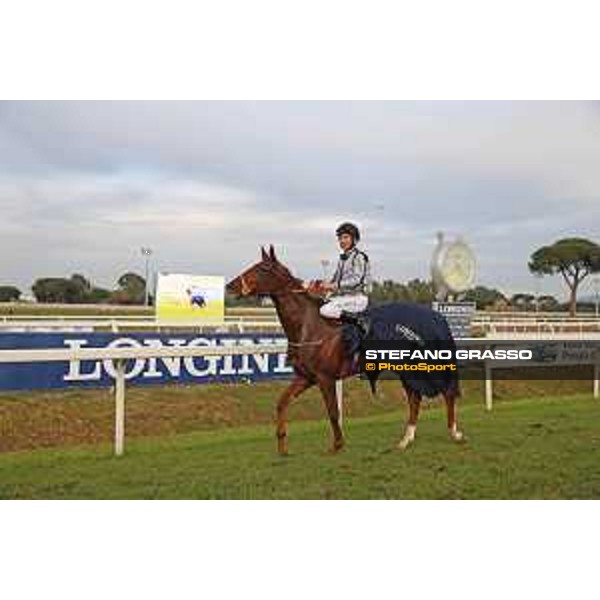 Adrie De Vries and Odeliz win the Premio Longines Lydia Tesio Roma,Capannelle racecourse 25 october 2015 ph.Stefano Grasso/HippoGroup Roma Capannelle