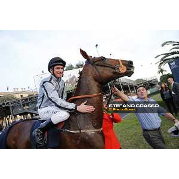 Adrie De Vries and Odeliz win the Premio Longines Lydia Tesio Roma,Capannelle racecourse 25 october 2015 ph.Stefano Grasso/HippoGroup Roma Capannelle