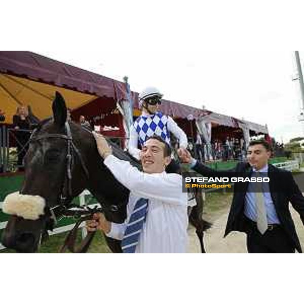 Endo Botti congratulates Umberto Rispoli and Kaspersky winners of the Premio Ribot Mem.Loreto Luciani Roma,Capannelle racecourse 25 october 2015 ph.Stefano Grasso/HippoGroup Roma Capannelle