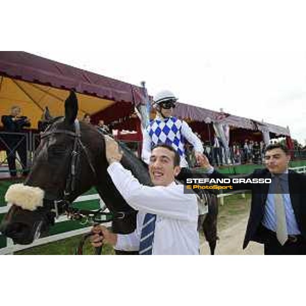 Endo Botti congratulates Umberto Rispoli and Kaspersky winners of the Premio Ribot Mem.Loreto Luciani Roma,Capannelle racecourse 25 october 2015 ph.Stefano Grasso/HippoGroup Roma Capannelle