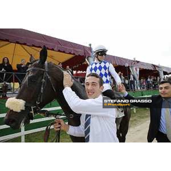 Endo Botti congratulates Umberto Rispoli and Kaspersky winners of the Premio Ribot Mem.Loreto Luciani Roma,Capannelle racecourse 25 october 2015 ph.Stefano Grasso/HippoGroup Roma Capannelle